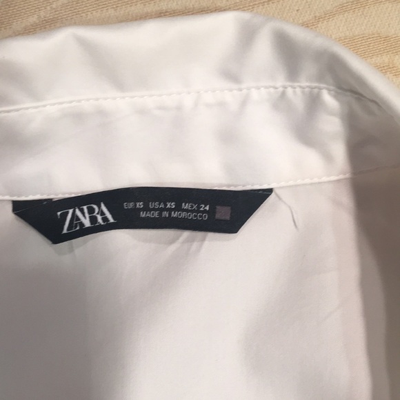 Classic White Fitted Blouse - Picture 6 of 6